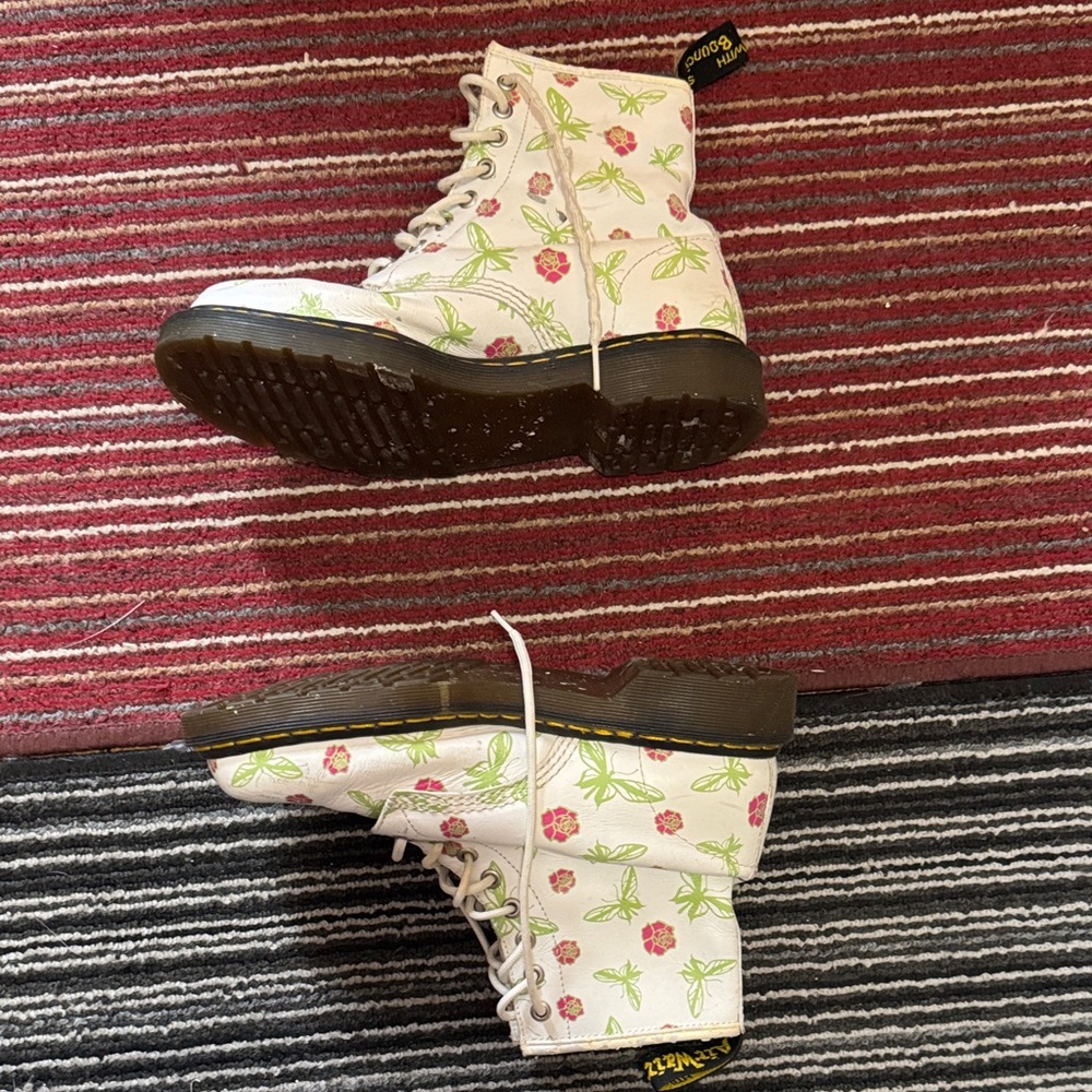 Vintage Dr. Martens White Boots with Green and Pink Butterfly Rose Design AW004 - Picture 5 of 12